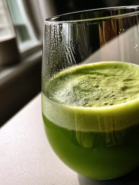 Green Detox Smoothie (spinach, lemon, cucumber)