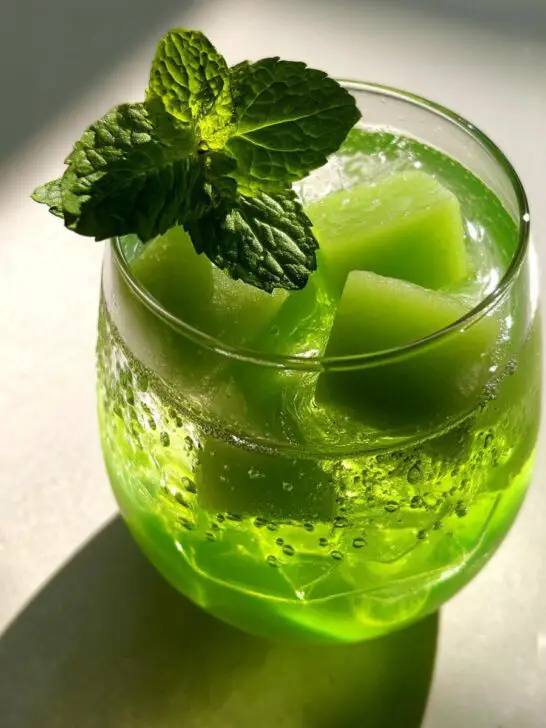 Melon Mint Breeze Mocktail – Honeydew melon blended with mint and finished with sparkling water.