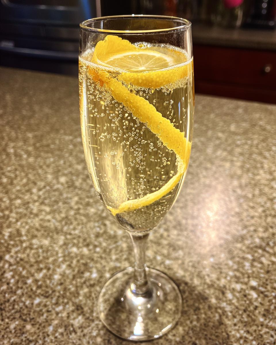 French 75 Cocktail - detail 8