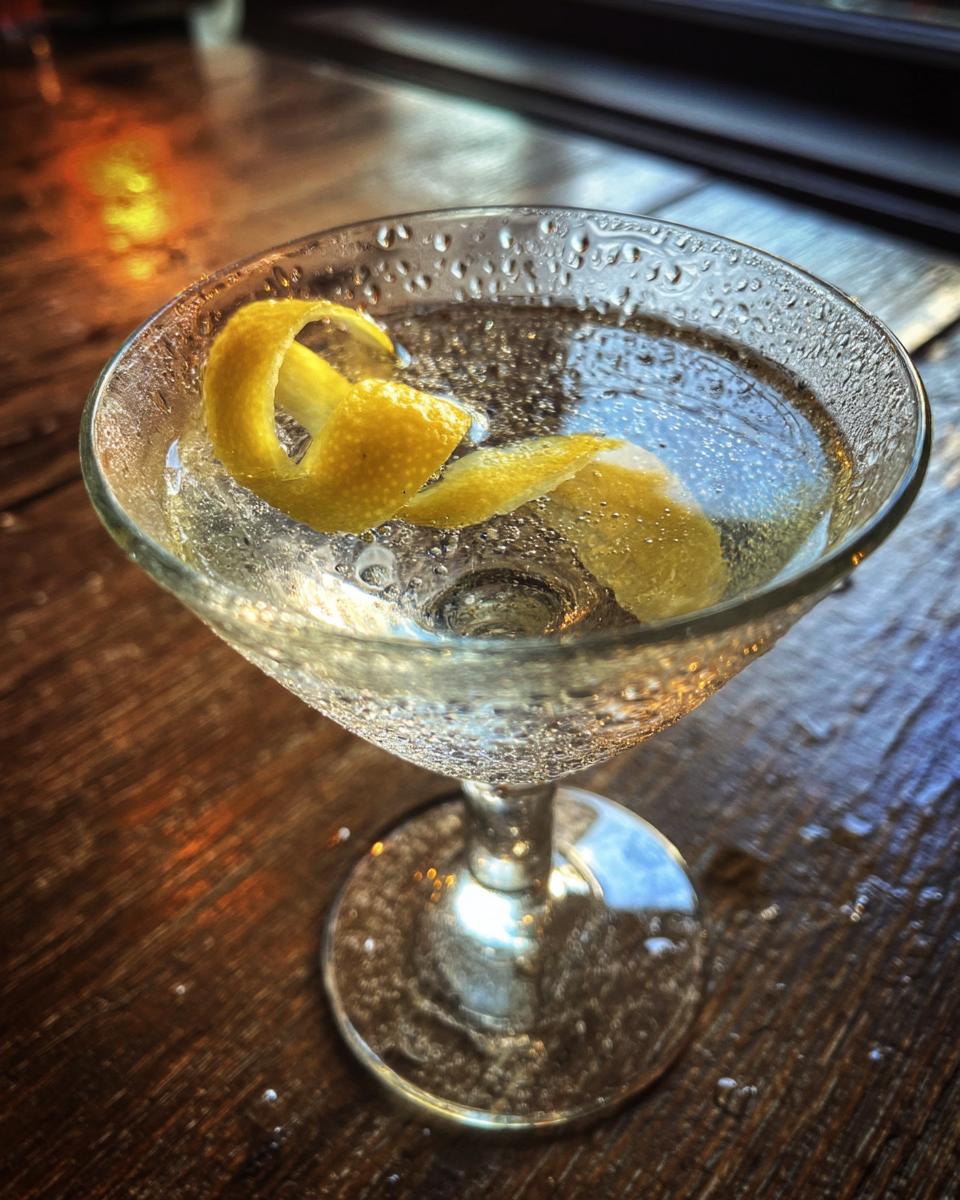 Milady’s Martini - detail 1