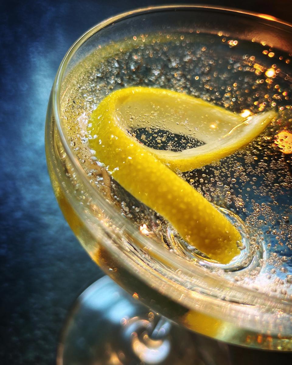 Milady’s Martini Cocktail - detail 5