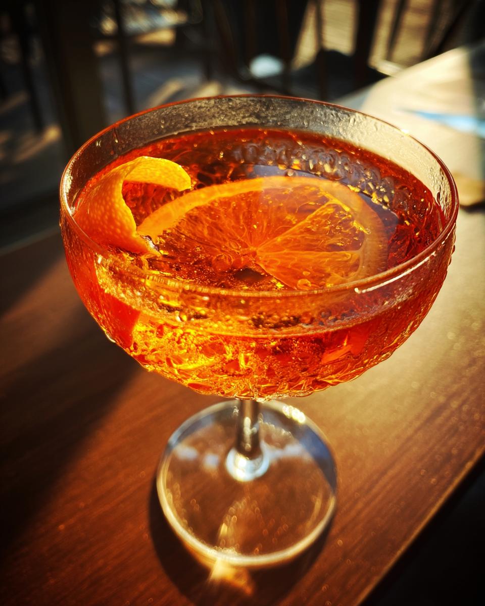 Saffron Orange Sparkler Cocktail - detail 2