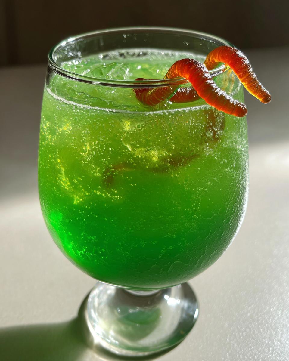 Halloween Witches’ Cauldron Cocktail - detail 1