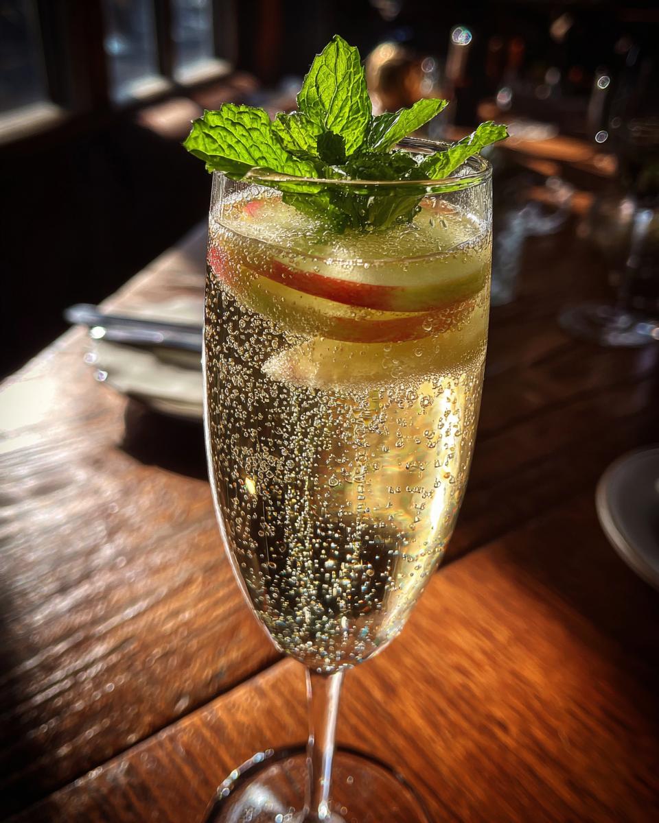 New Year’s Eve Apple Elderflower Bubbly - detail 3