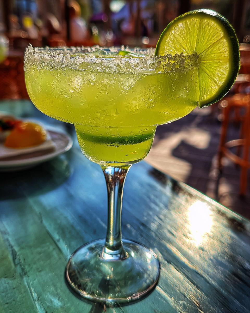 cointreau margarita drink recipe - detail 3