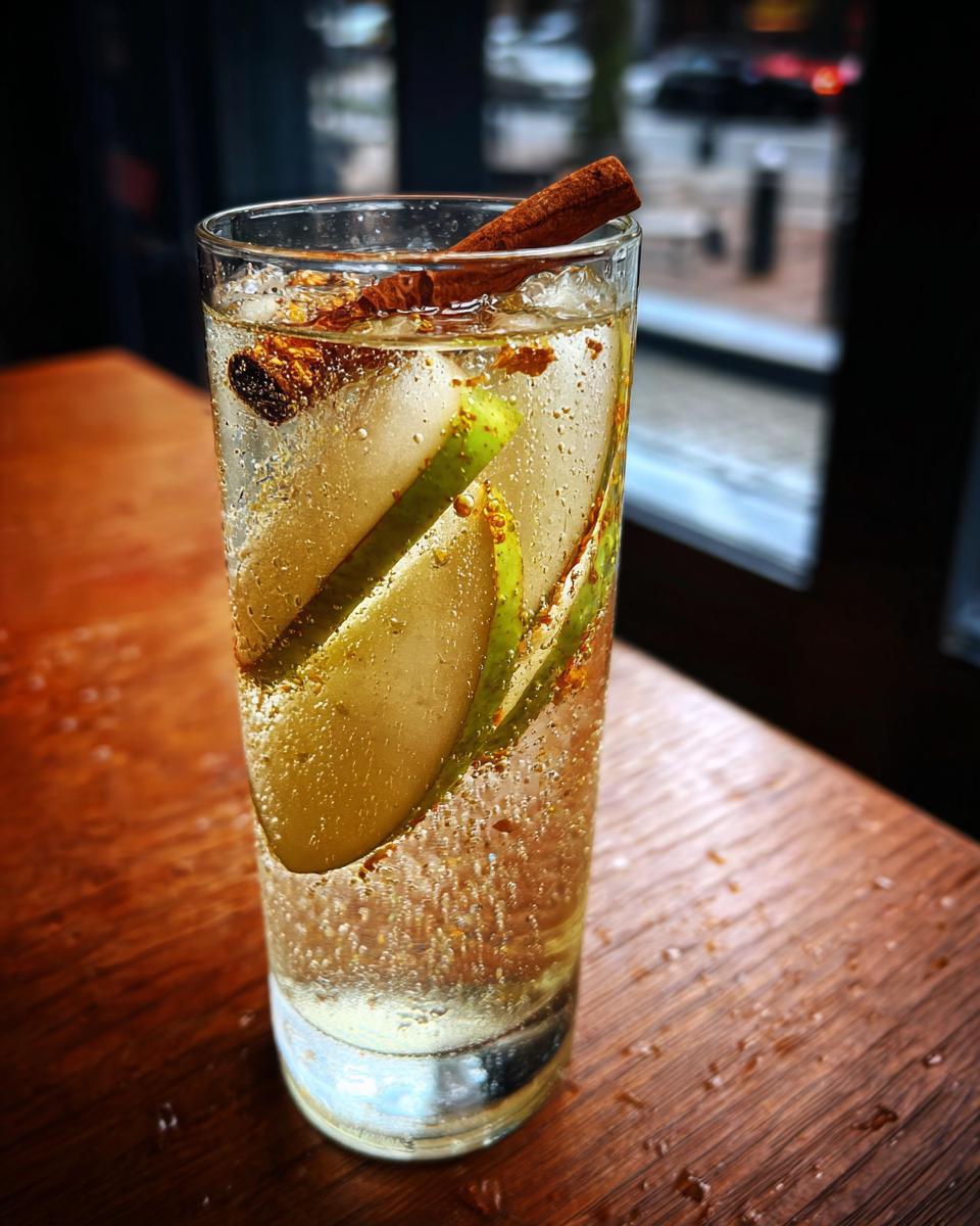 Thanksgiving Pear & Honey Spritz - detail 1