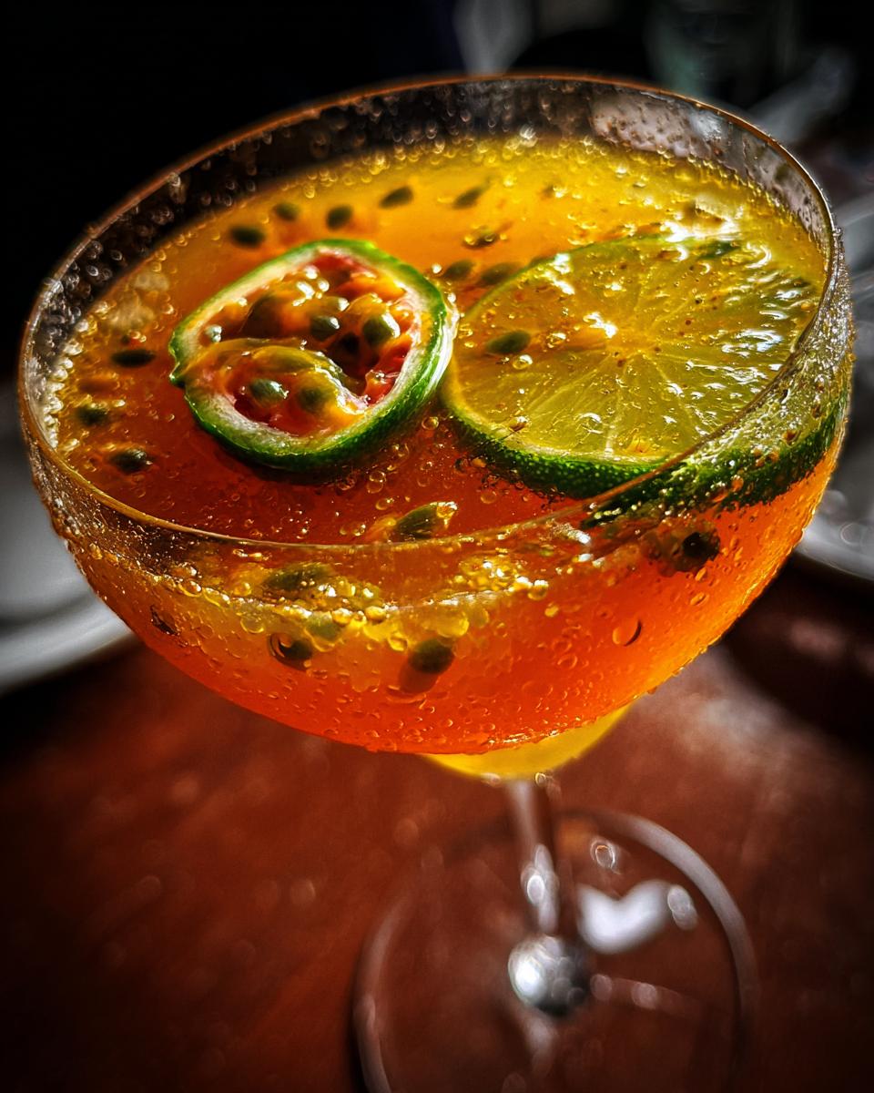 Passionfruit Martini Cocktail - detail 1