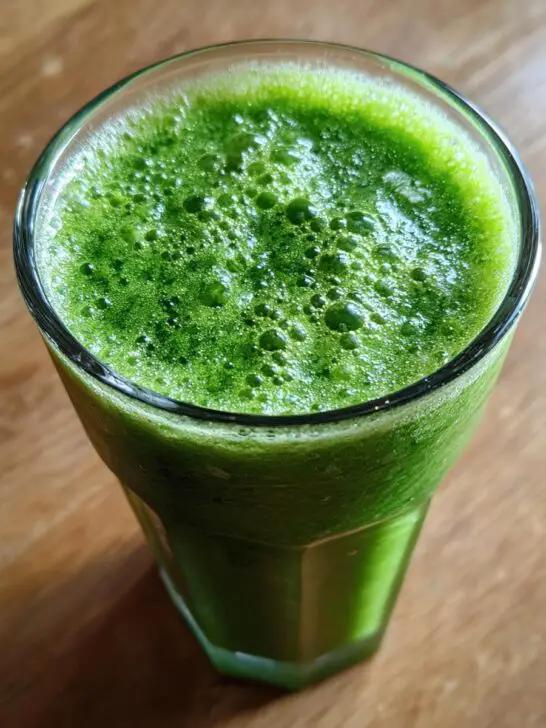 Pineapple Kale Refresher Smoothie